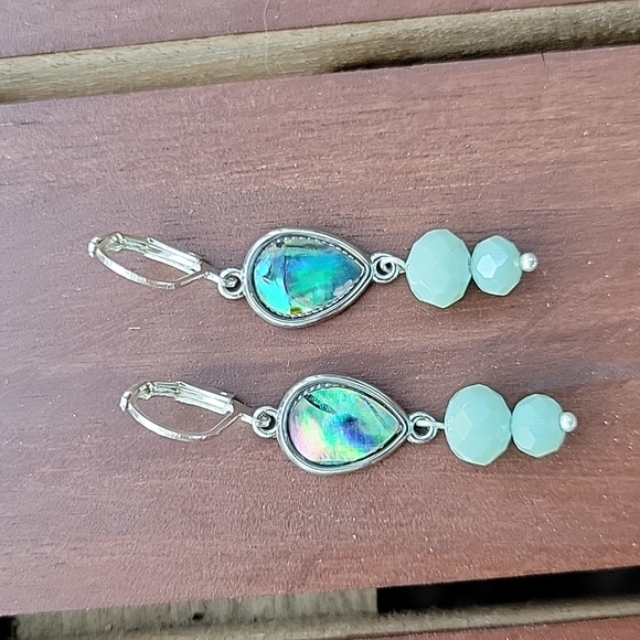 Aerrings silver tone/  drop earrings - Picture 2 of 3